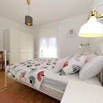 Meri-puntamika Apartment *