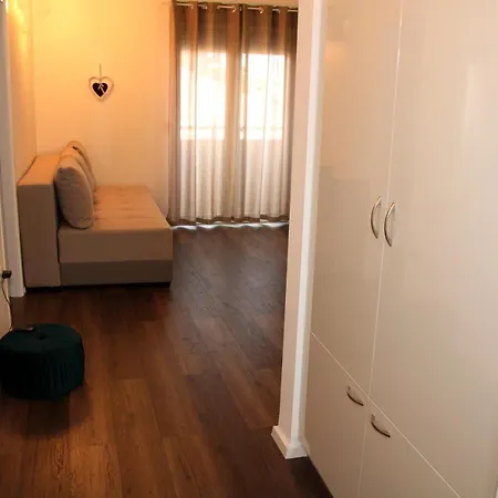 Meri-puntamika Apartmán *