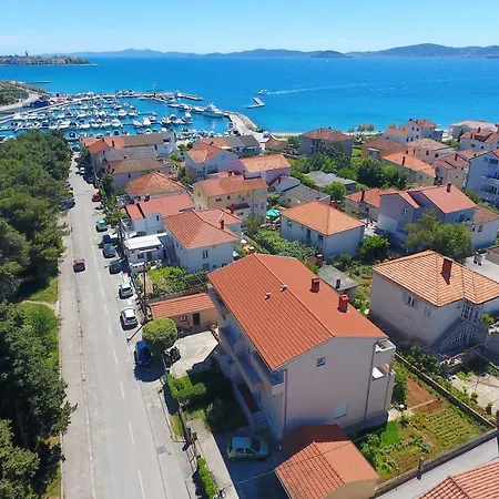 Meri-puntamika Apartmán *