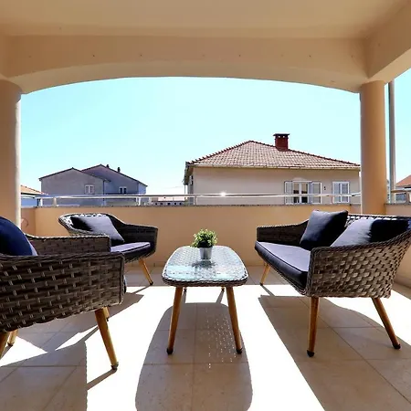 Meri-puntamika Apartmán Zadar