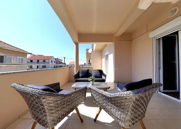 Meri-puntamika Διαμέρισμα *